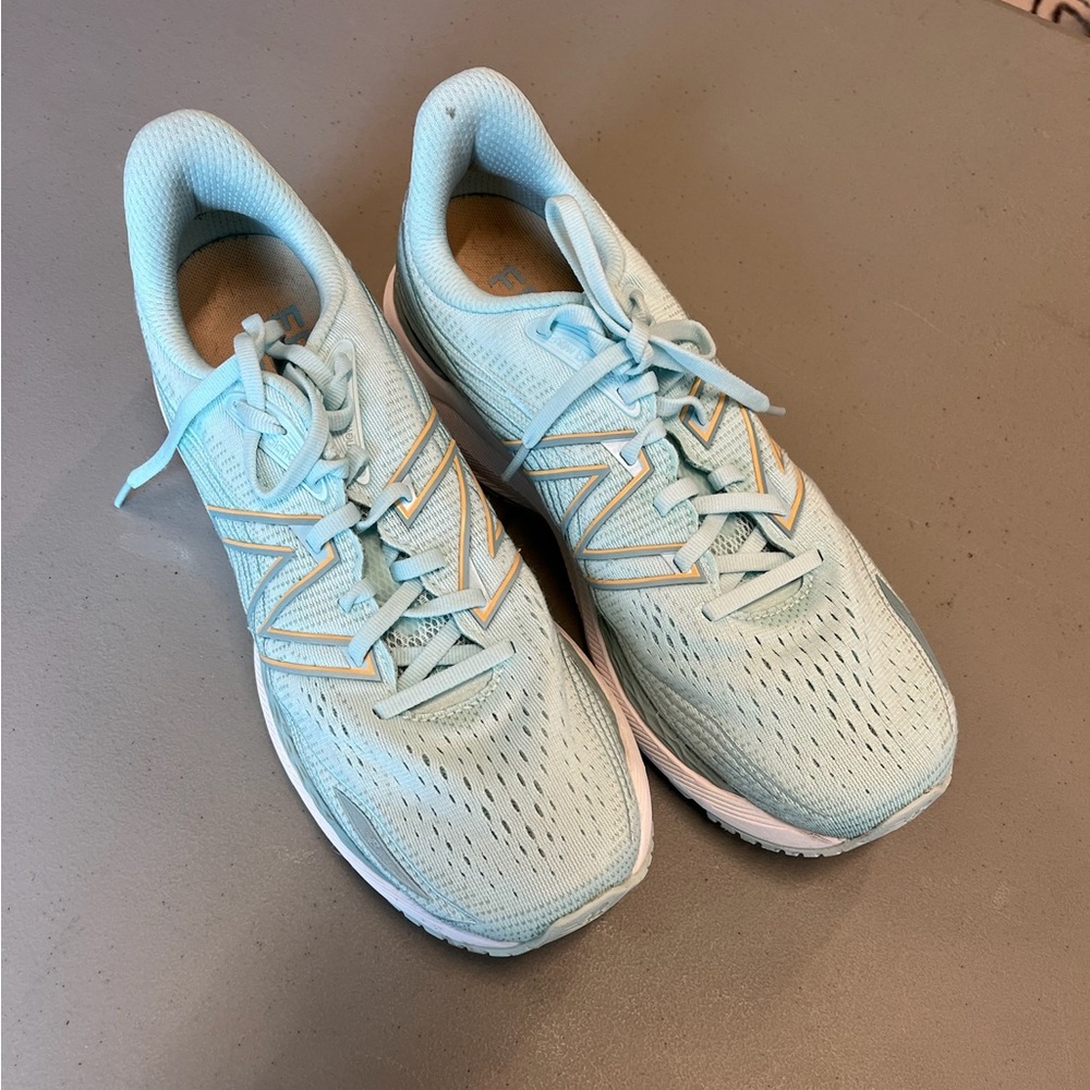 New Balance Blue Athletic Shoes with Breathable Mesh